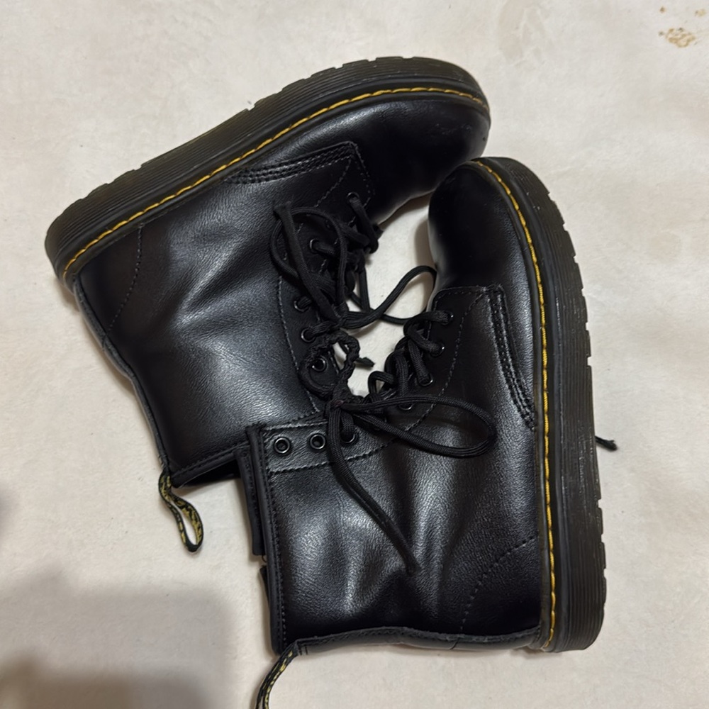 Dr. Martens Zavala J Youth Girls - Picture 11 of 11